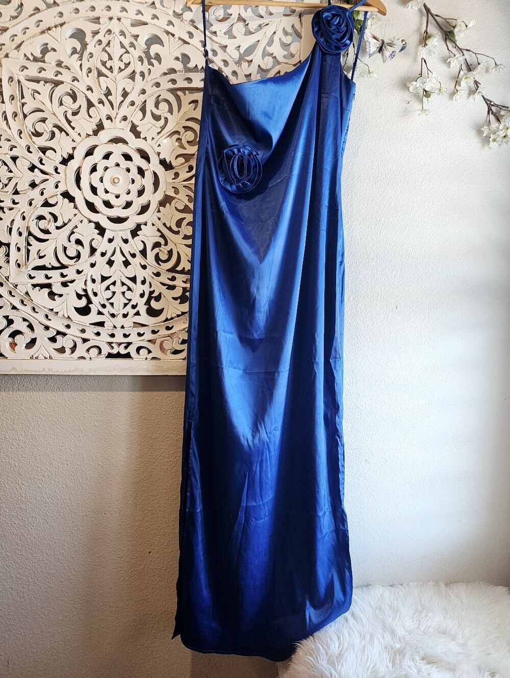 COMMENSE BLUE SATIN NWT OPEN BACK MAXI STRAPS DRESS ROSE DETAIL WOMENS SZ XL - Picture 3 of 16